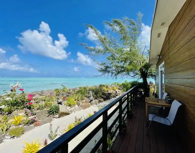 terrace-bora-bora-matira-beach-bungalow