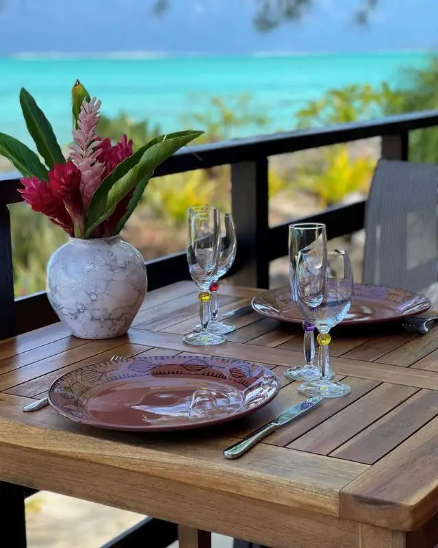 terrace-setting-matira-beach-bungalow